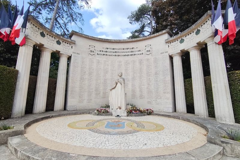 Fichier:Monument-Laye.jpg